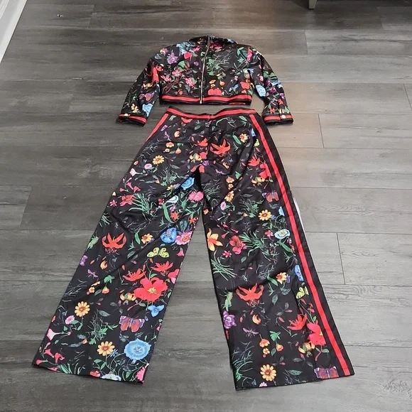 Fashion Nova Black Floral 2 piece pants  with crop top size S - Picture 9 of 11